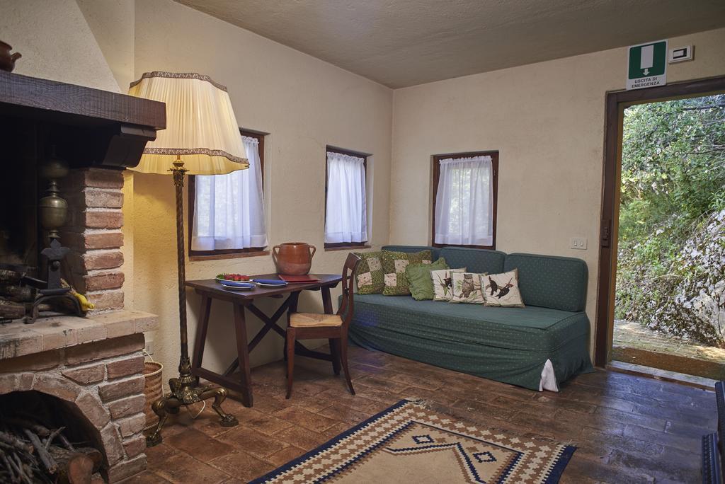 Hotel Residenza D'Epoca Eremo Delle Grazie Monteluco Habitación foto