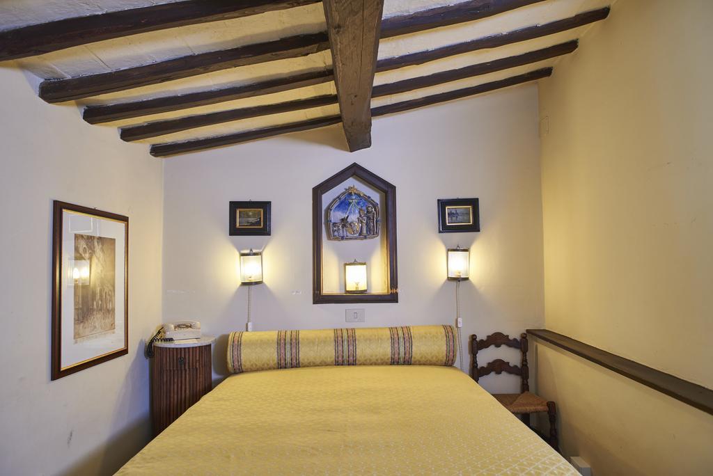 Hotel Residenza D'Epoca Eremo Delle Grazie Monteluco Habitación foto
